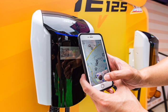 電動機車內建車聯網功能