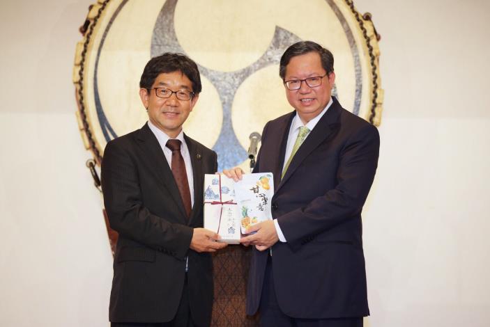 市長致贈桃園特產
