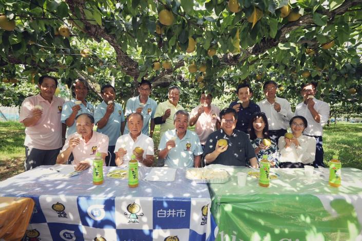鄭市長及市府團隊在梨園和白井市政府與會貴賓合影