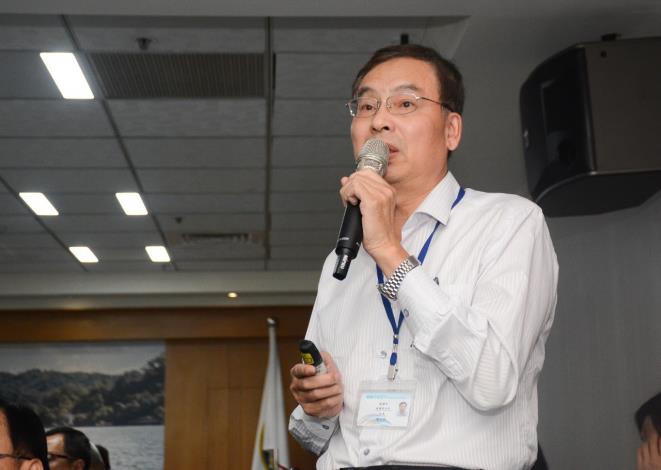 桃園區陳區長說明桃園109年元旦升旗暨健走活動規劃