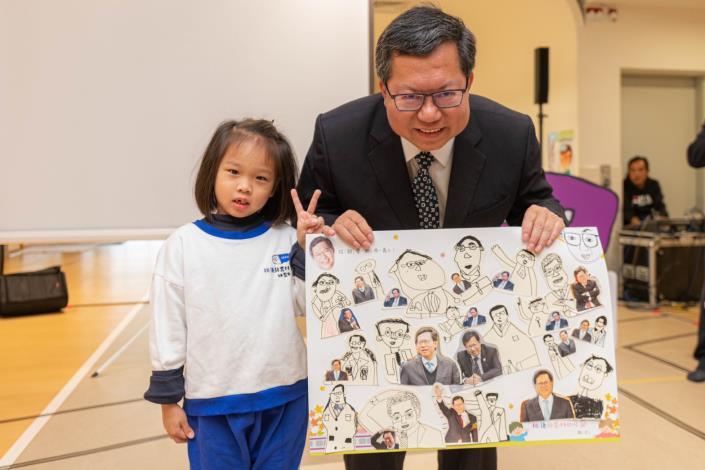 桃捷非營利幼兒園孩童贈送市長感謝卡片