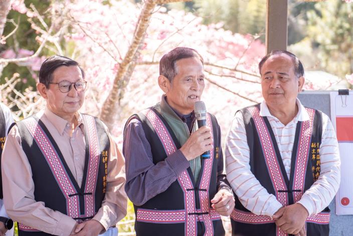 復興區民代表會主席張倉豪向市長報告地方需求