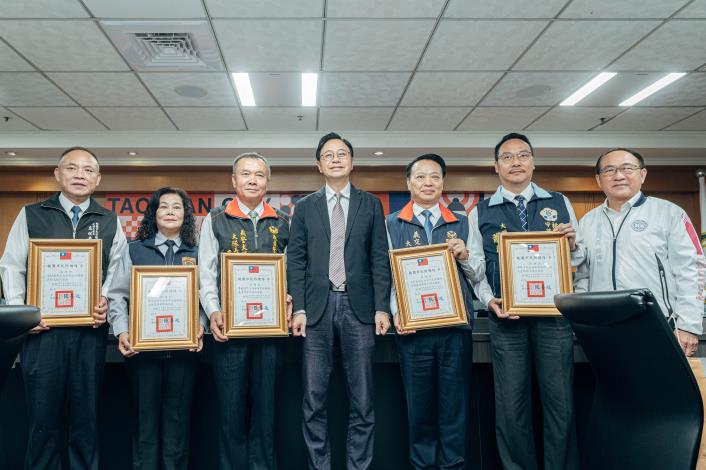 市長頒發民防總隊5名大隊長派令