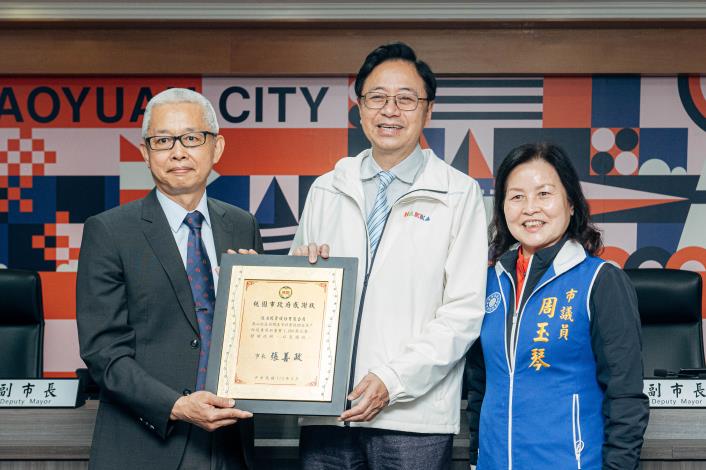 張市長感謝復浩公司捐贈1,000萬元，協助市府推動防疫工作