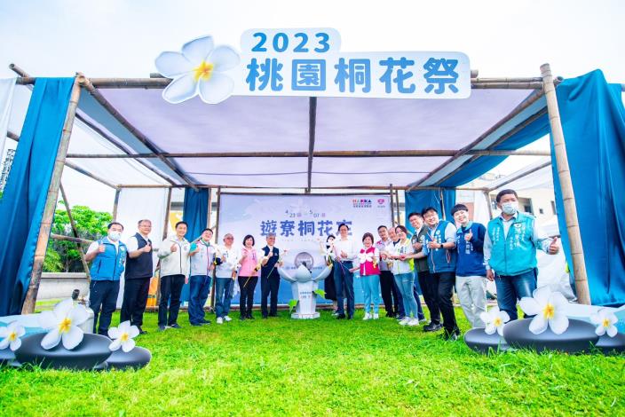 張市長與貴賓一同合影留念