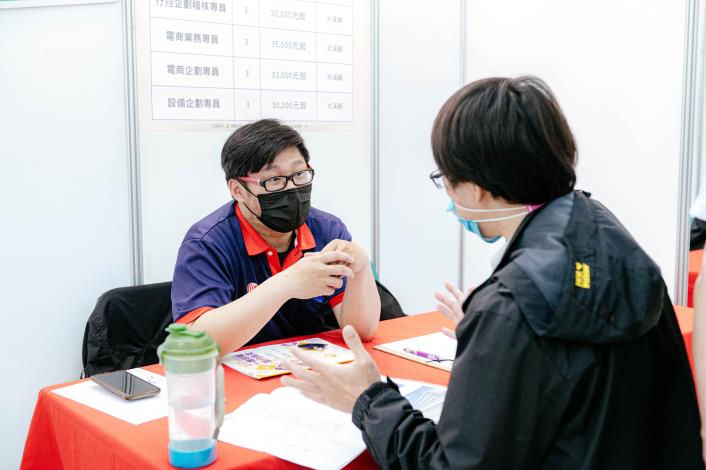 現場備有創業諮詢、一對一履歷健診與職涯諮商等服務