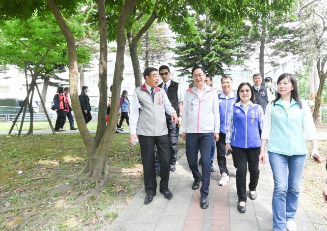 張市長視察頭重溪公園現況