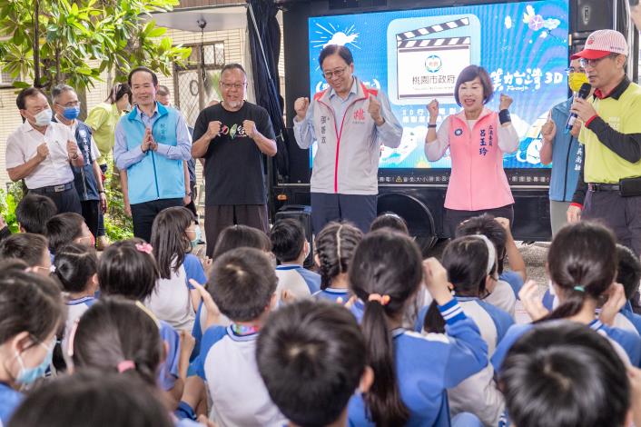 張市長與貴賓合影留念