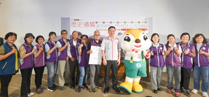蘇副市長與種籽志工們合影