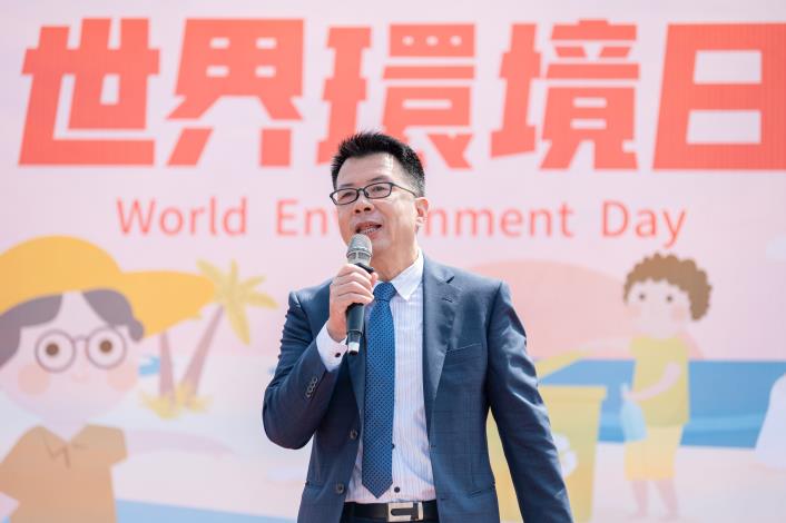 台灣科慕公司總裁劉意中期待喚起人們體認環境永續的重要性，並讓學生走出戶外，用行動實踐社會責任的觀念