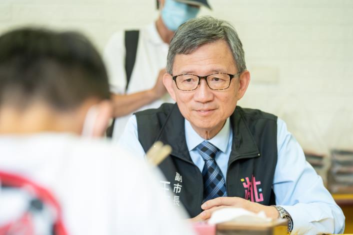 副市長關心學童用餐情形