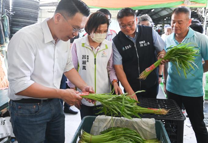 蘇副市長視察蔬菜供應品質