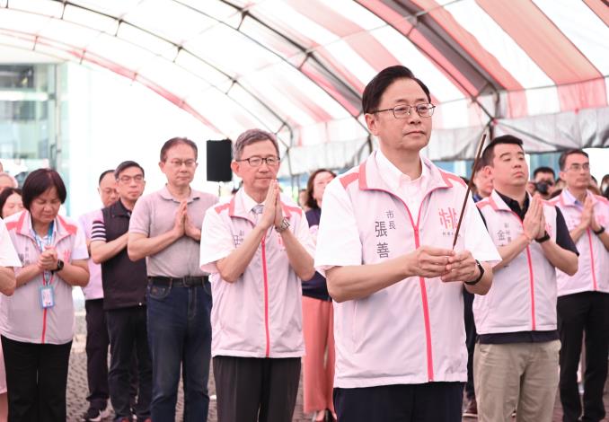 市長擔任主祭官，率市府團隊出席「桃園市政府112年中元節普渡祭祀」活動