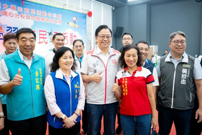 張市長與在地里長合照