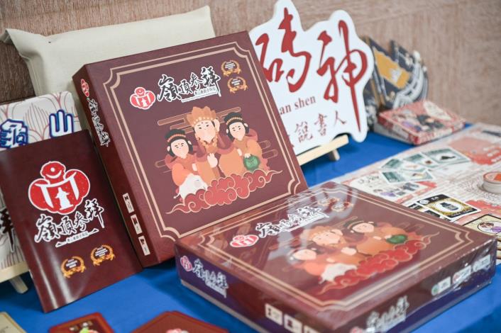 壽山高中與壽山巖觀音寺共同打造全國首款宮廟文創桌遊