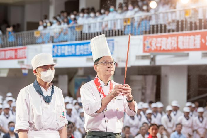 市長出席永平工商敬拜祖師爺大典，並擔任主祭者