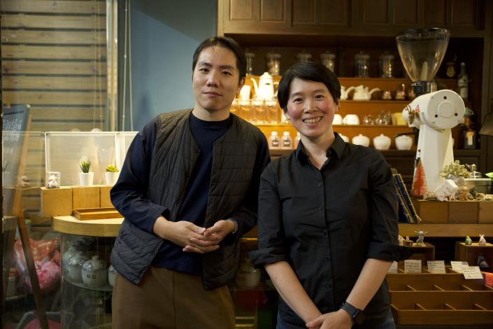 順發中藥房 Eric（左）與養親轅咖啡 何幸臨（右）