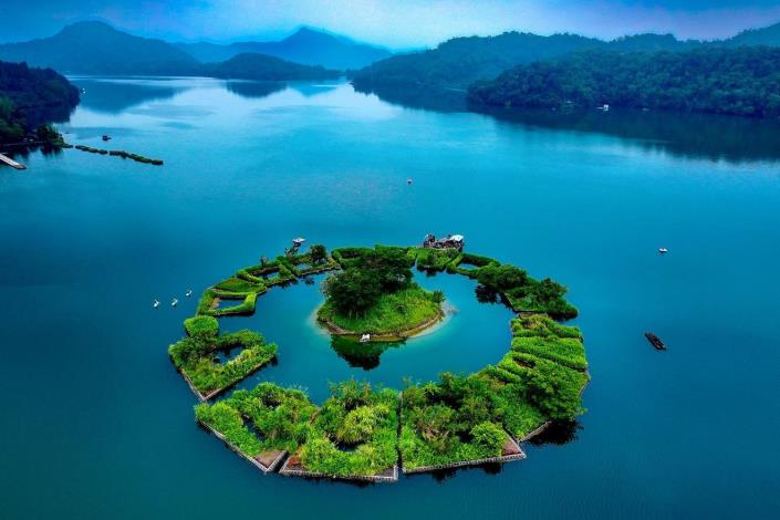 ef234b8b-db6d-4197-bd68-9b49523a9369