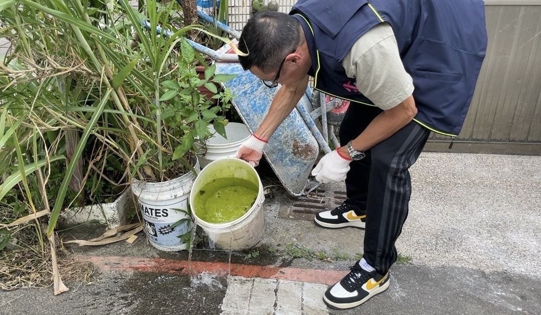 桃園環保局加強清除、巡查 積極防治登革熱2