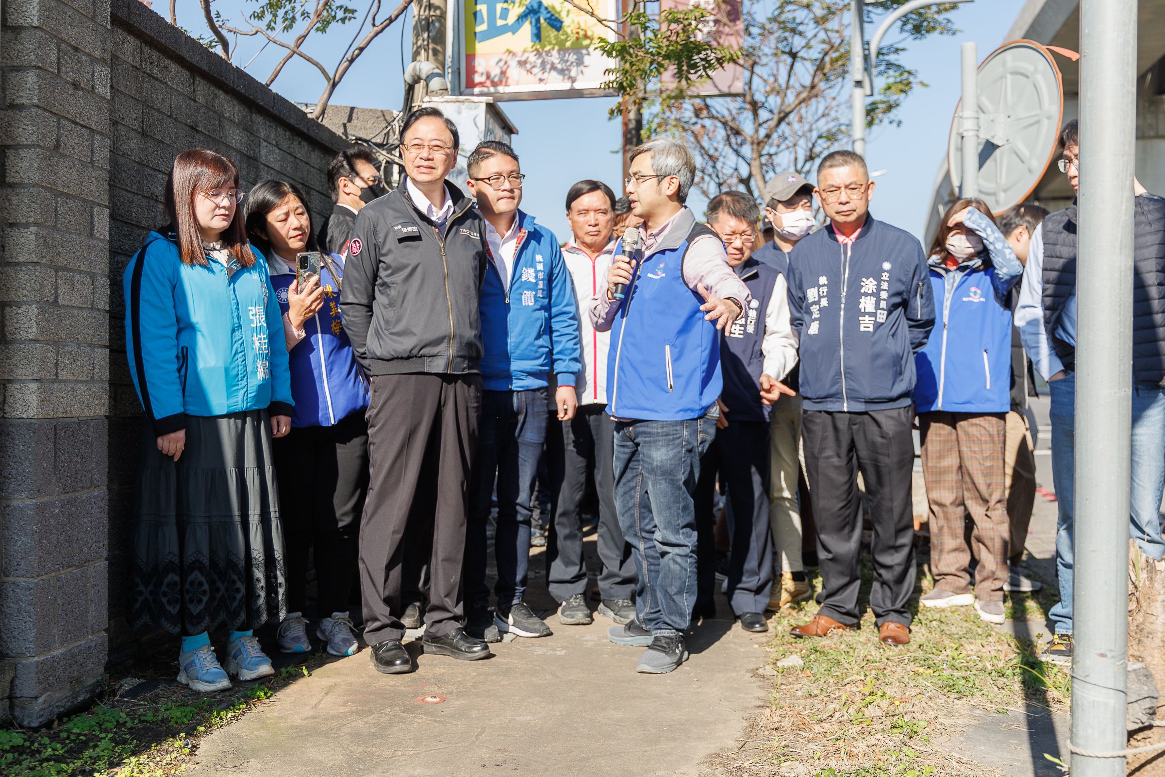 市長視察人行道現況