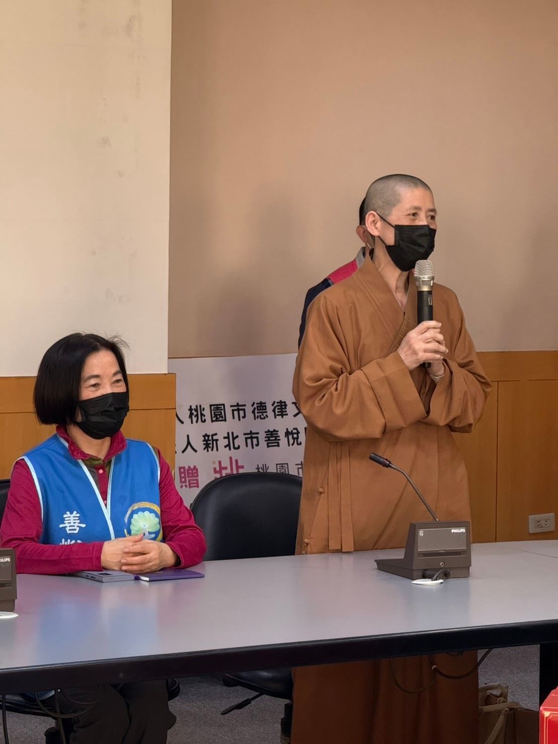 捐贈代表昭和講堂釋蓮心法師致詞,將愛心分散到桃園角落
