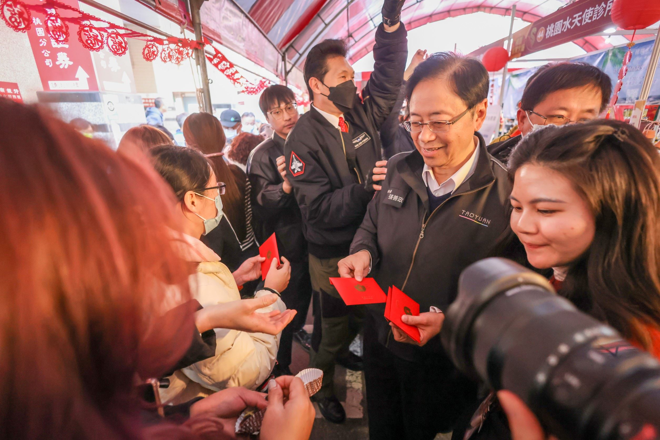 市長龍年發福袋剪影
