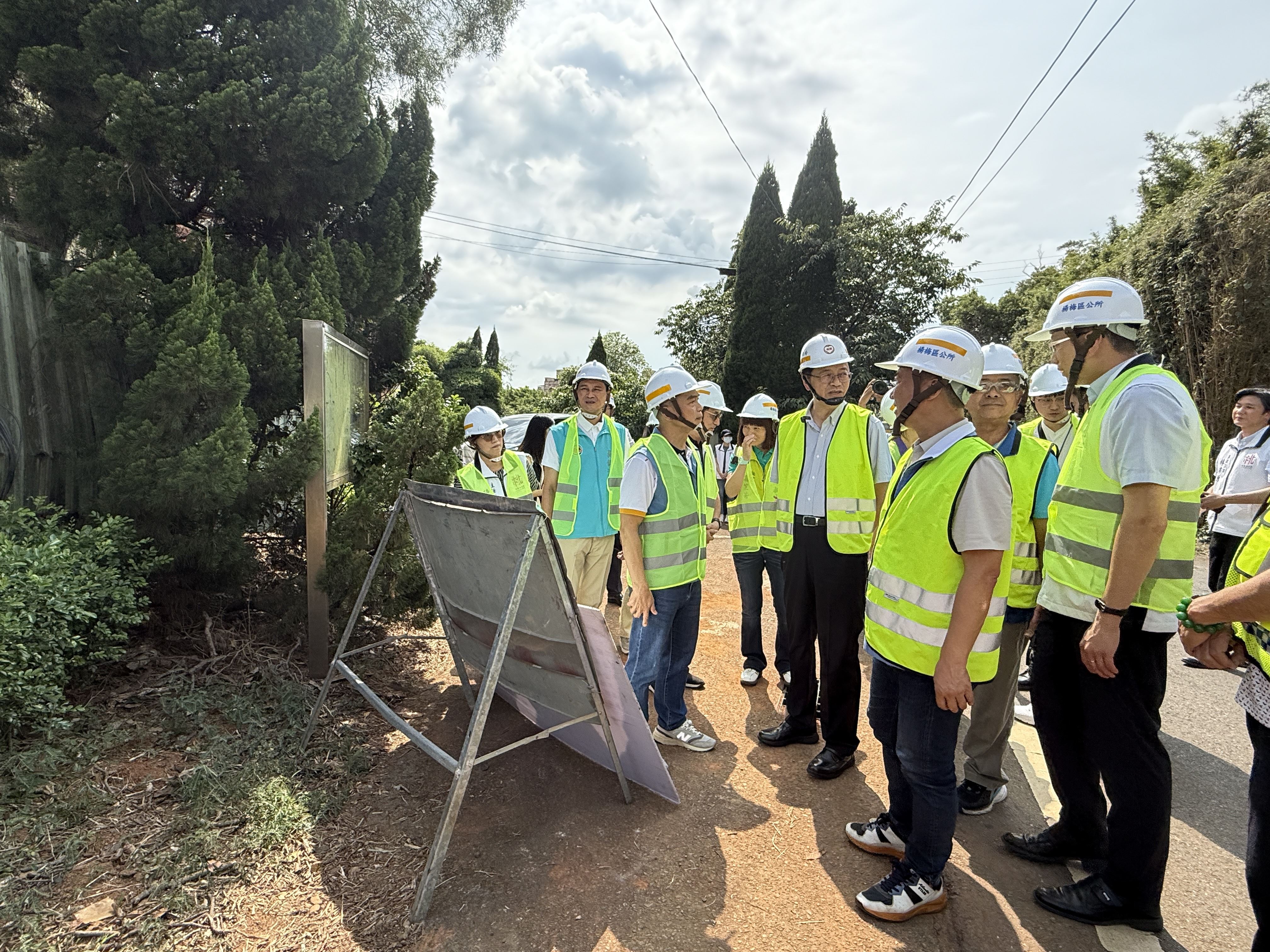 市長視察楊梅區高新街口瓶頸打通工程
