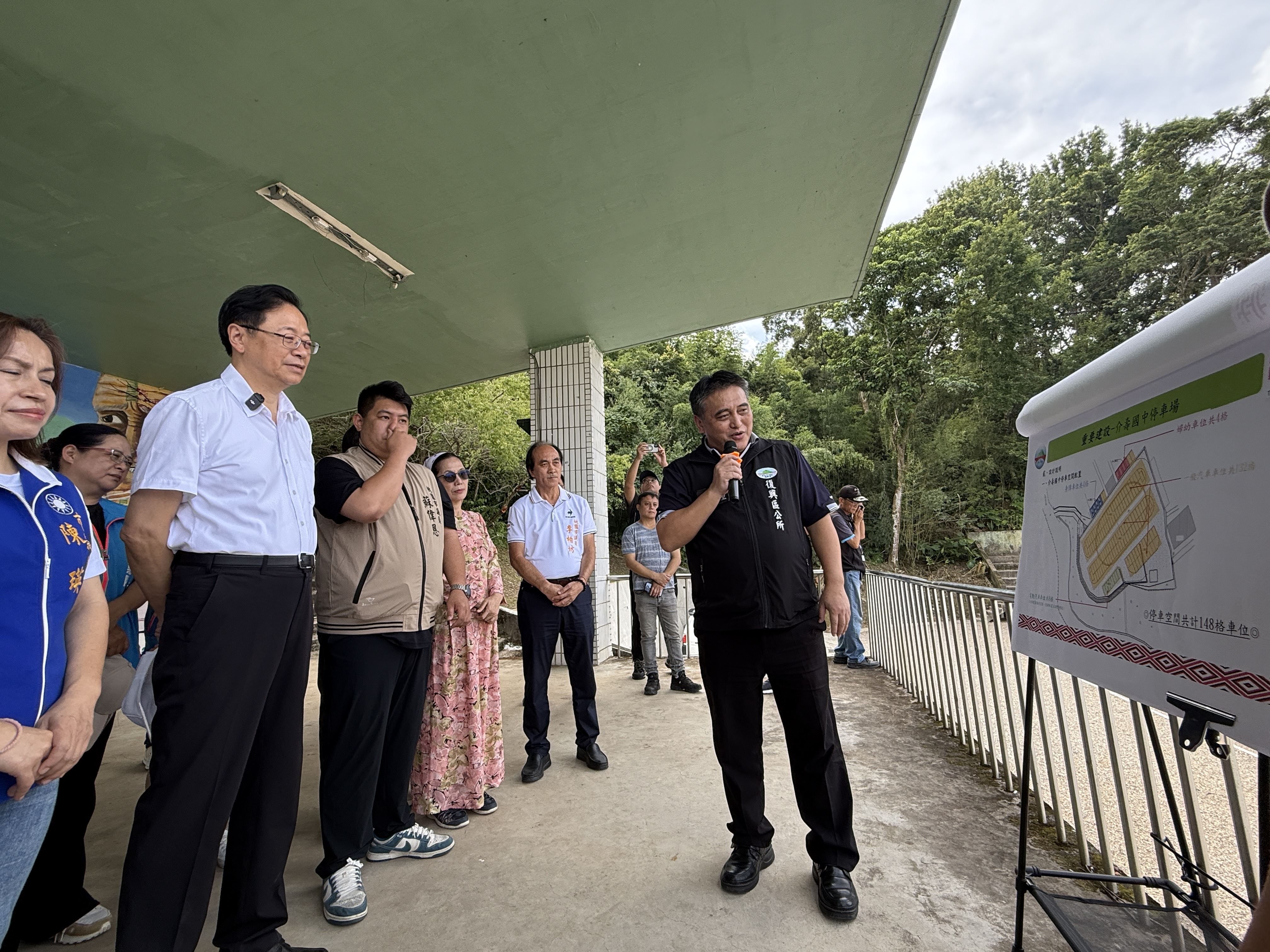市長視察復興鄉介壽國中停車場完工