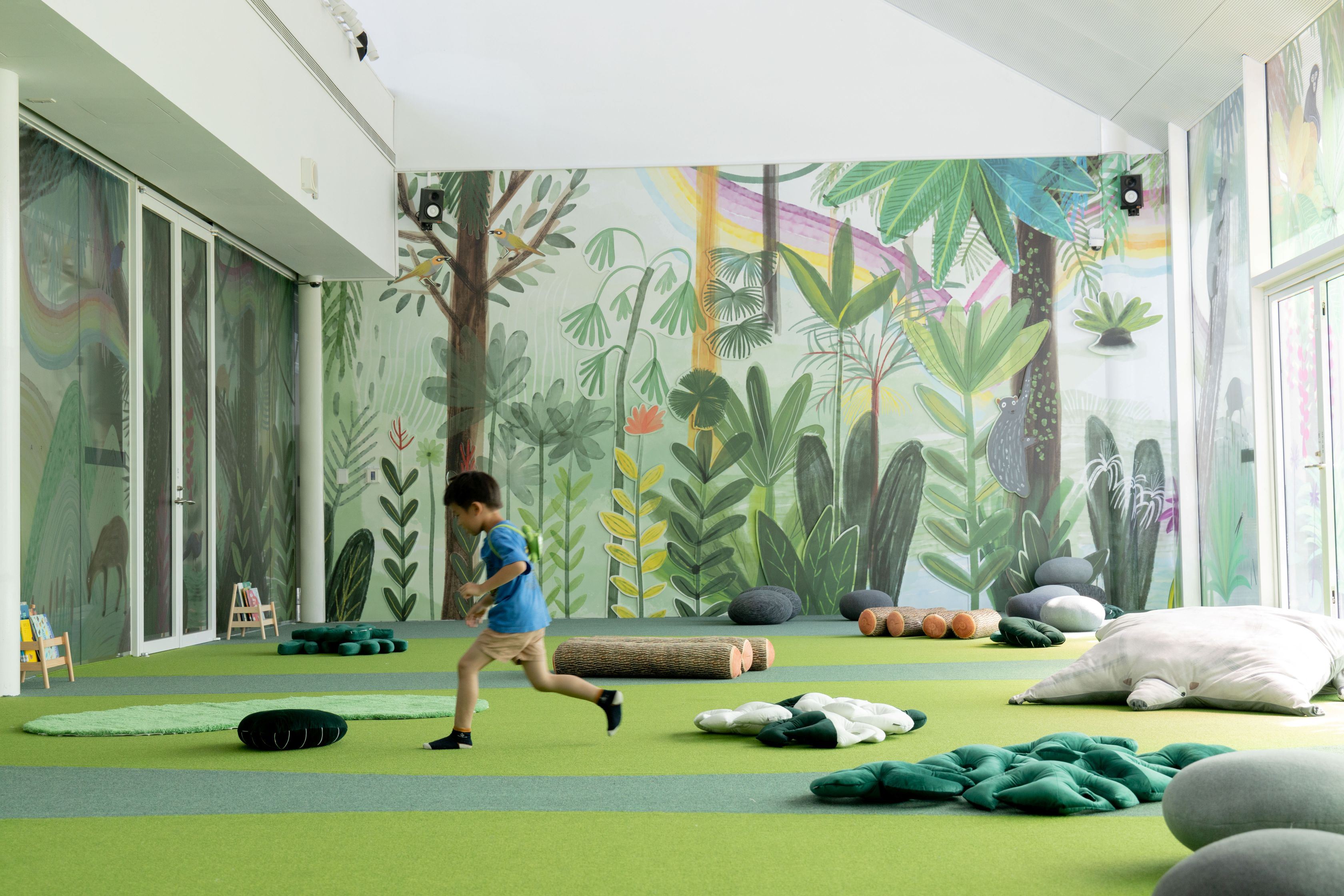 3 桃園市兒童美術館「在藝術中遇見大自然」展場照。(楊兆元拍攝，桃園市立美術館提供)