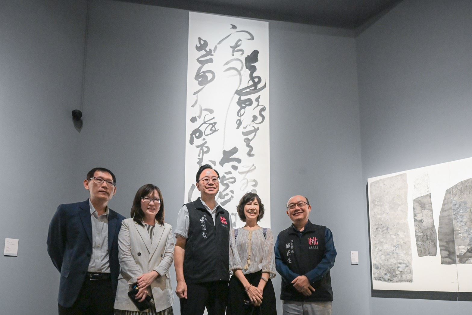 6-桃園市市長張善政(中)與貴賓合影