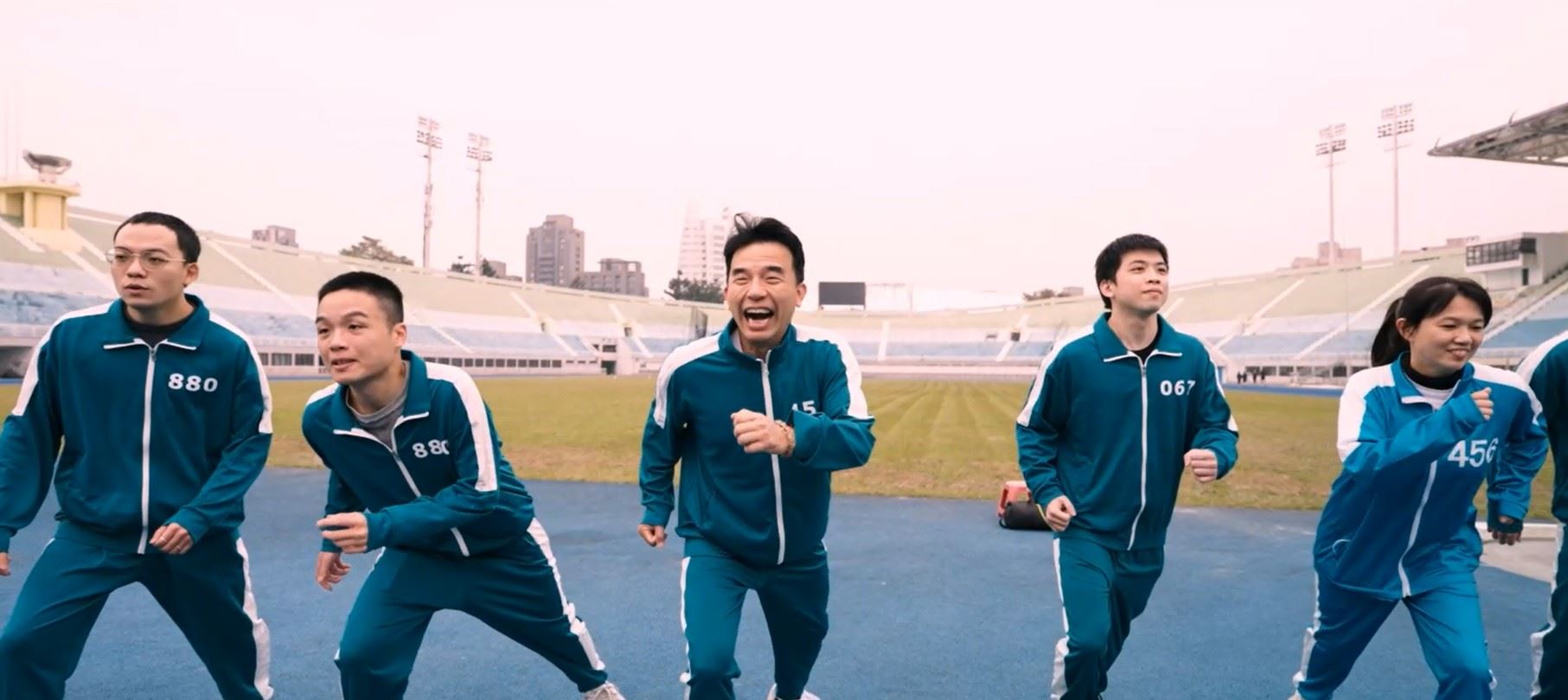 以魷魚遊戲為靈感拍攝的替代役男宿舍落成影片