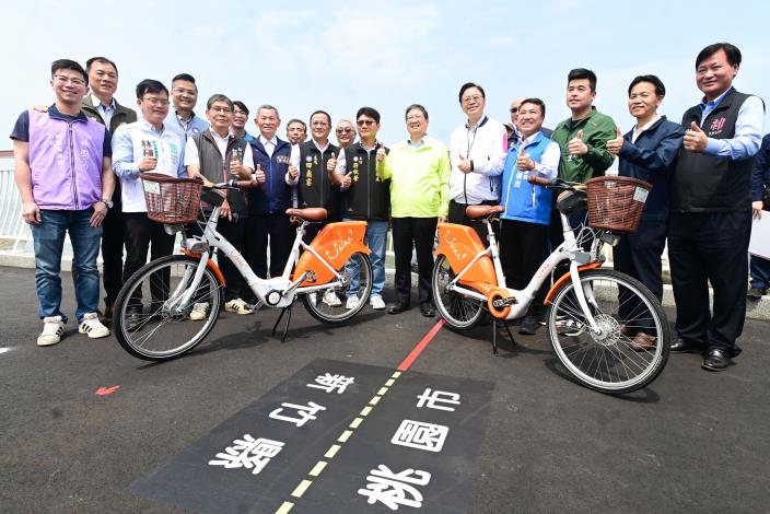 張市長與新竹縣長楊文科及各貴賓共同見證雙新自行車道完工
