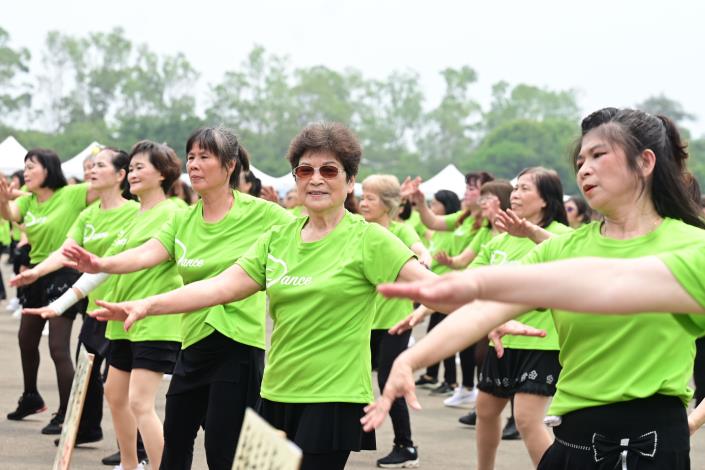 桃園市平鎮區清新姐妹會第八屆千人排舞活動