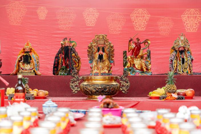 擺暝文化祭包含了敬天、謝神、祈福、團圓等功能