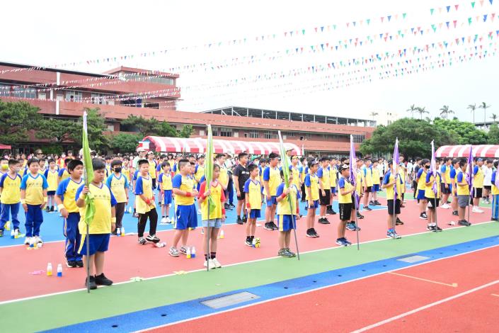 新坡國小學童參與百年校慶