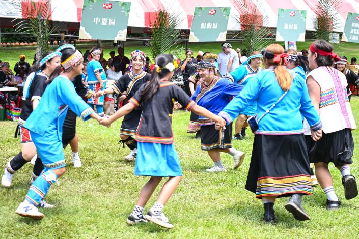 布農族傳統歌舞展演
