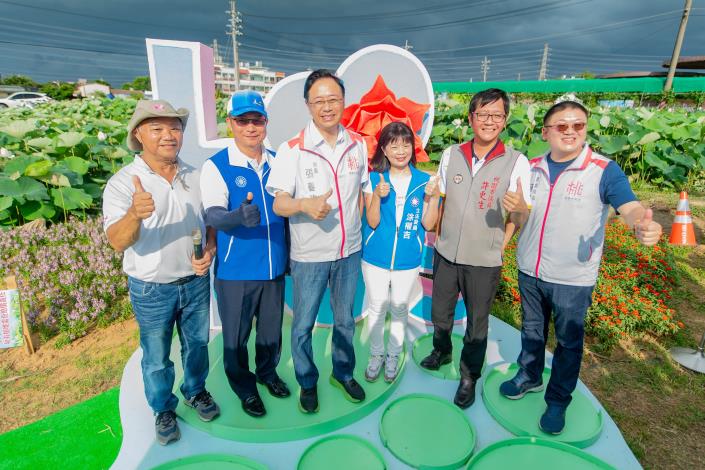 張市長與貴賓們合影