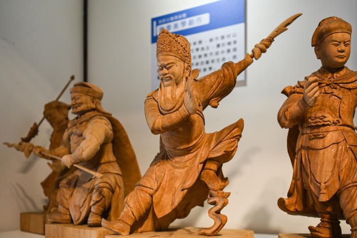 展覽以關聖帝君及三國五虎將相關的木雕創作為展出核心