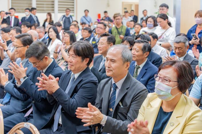 出席貴賓見證中壢調查站揭牌