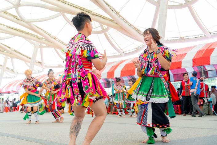 原住民青年熱情參與祭典