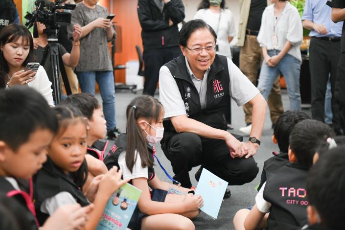 市長與小市長們熱烈互動