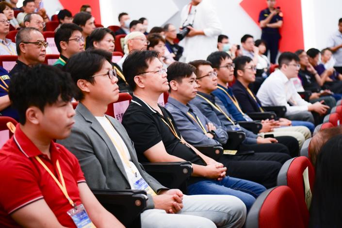 各企業代表出席桃園市地方產業創新研發推動計畫（地方型SBIR）成果發表會