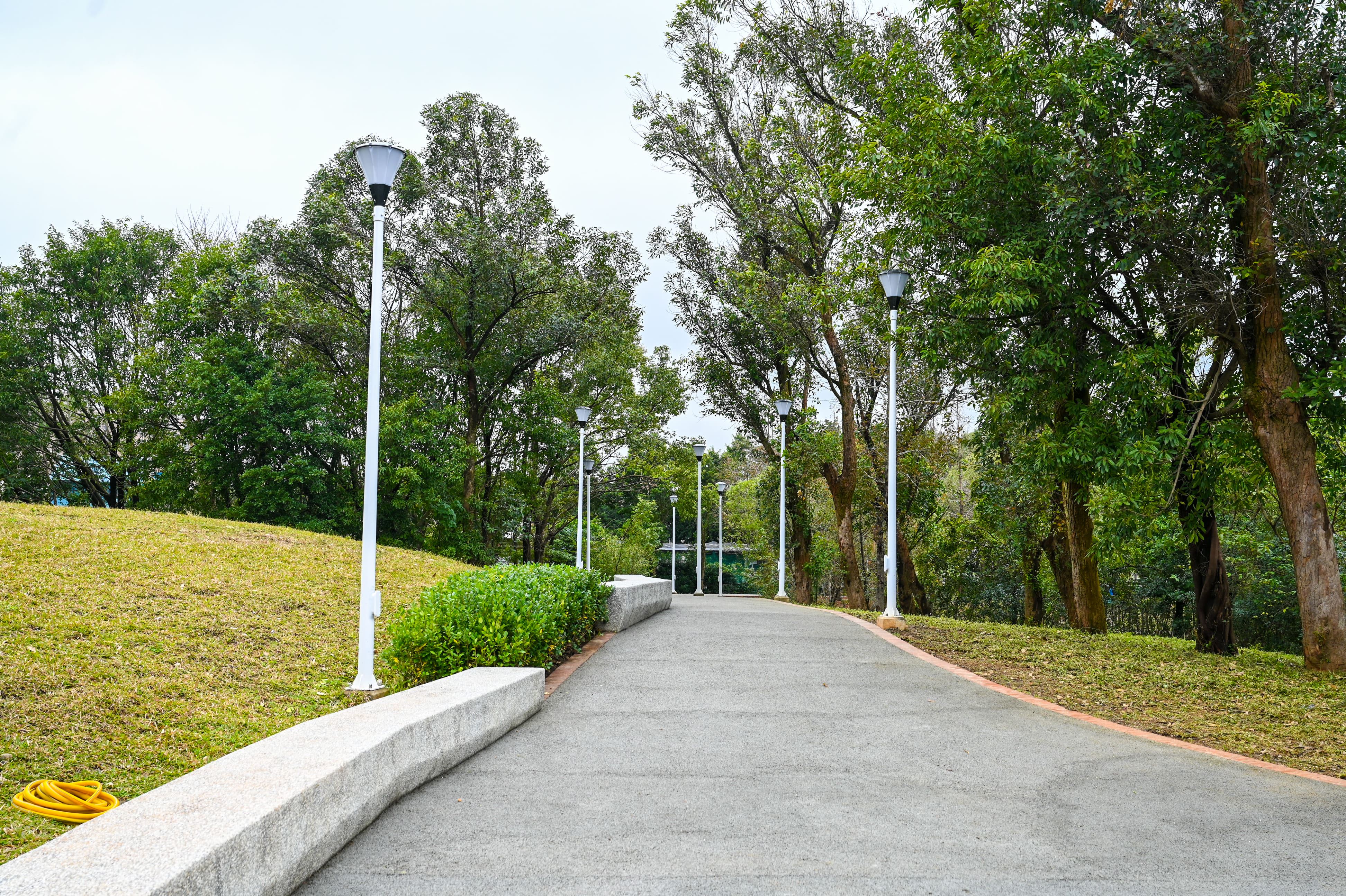 士校埤塘公園的步道