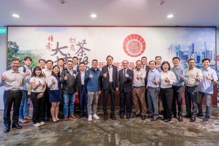 張市長一行與新加坡茶陽（大埔）會館團隊合影留念