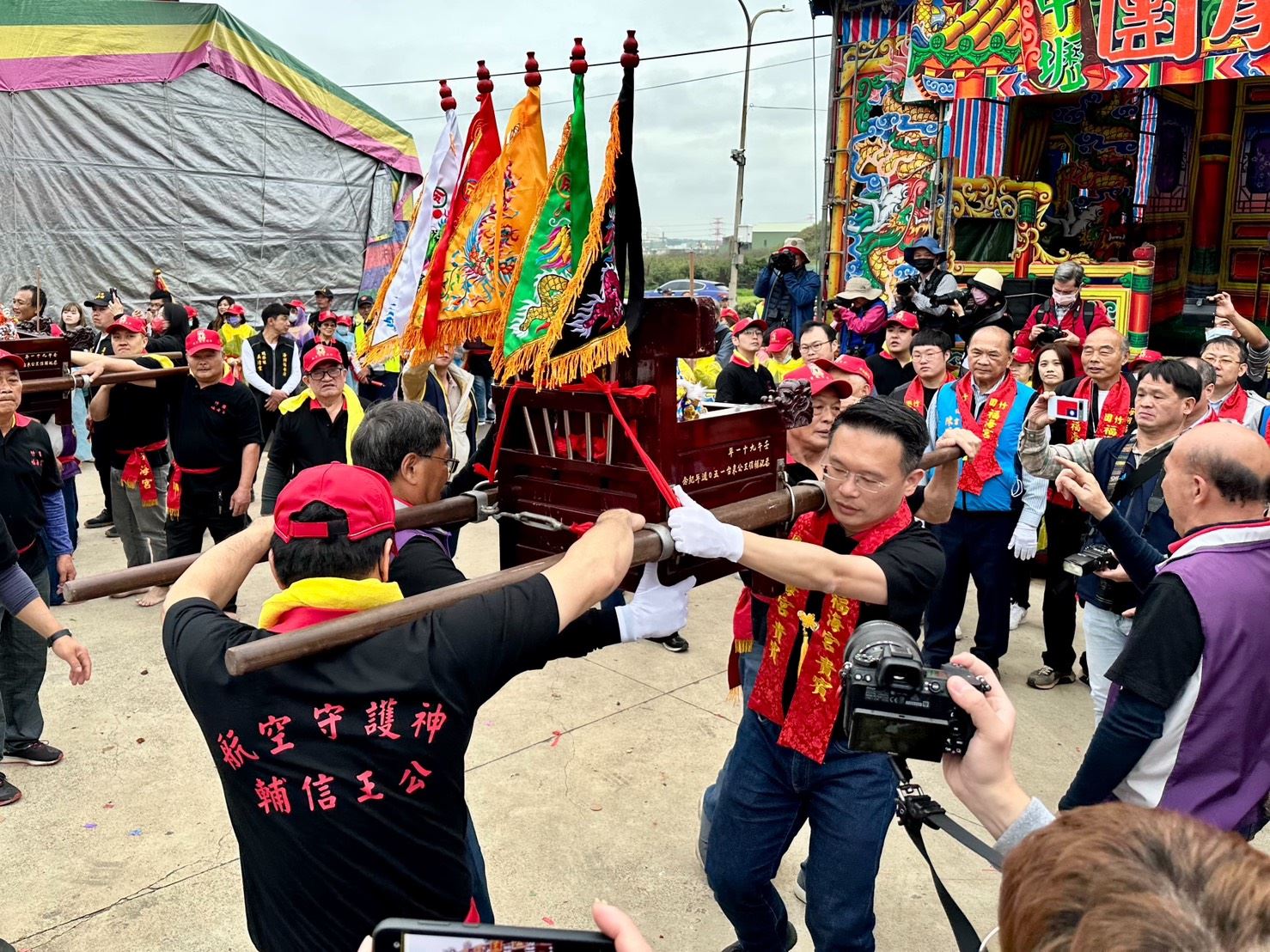蘇副市長體驗飛輦轎儀式