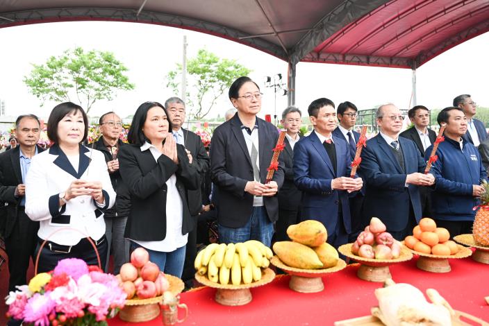 張市長祈求工程順利圓滿