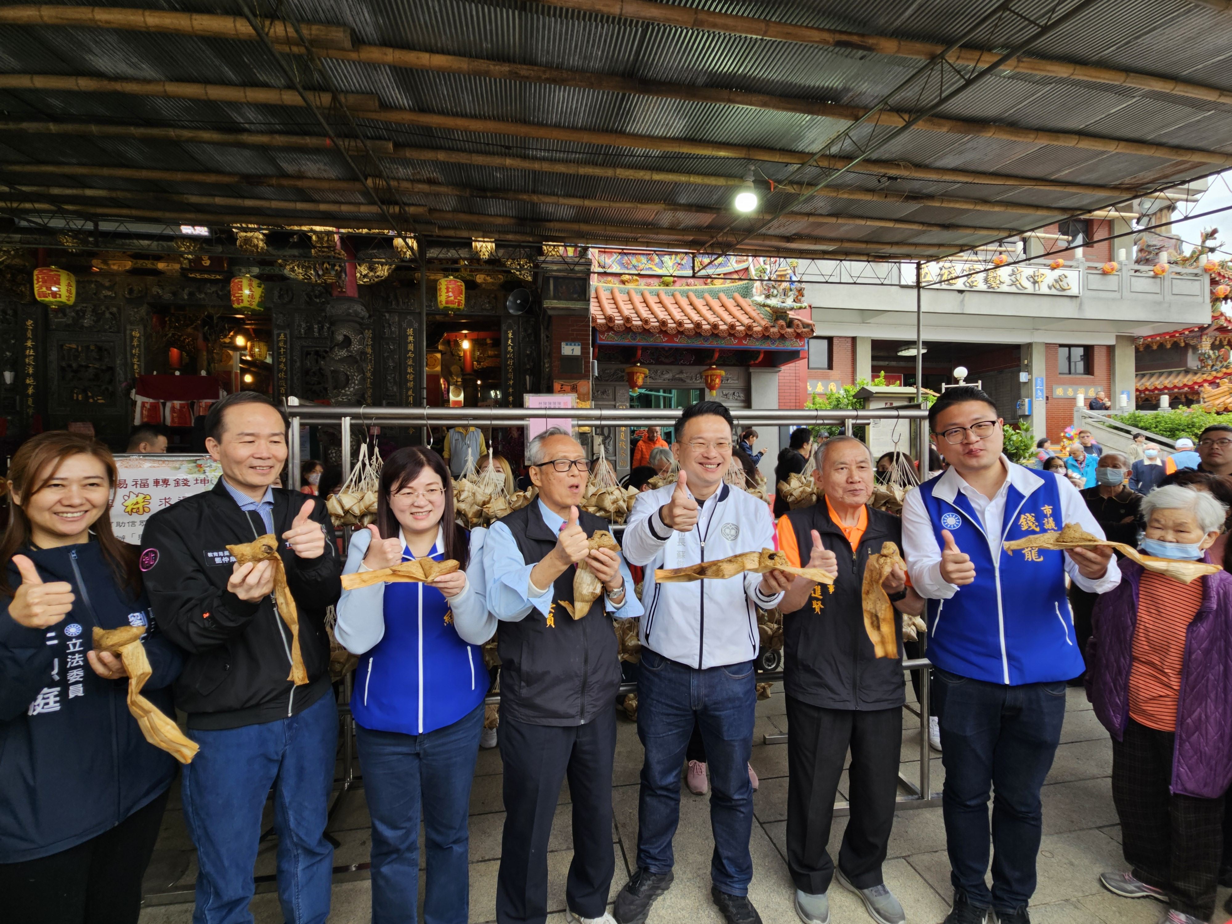 蘇副市長與貴賓合影