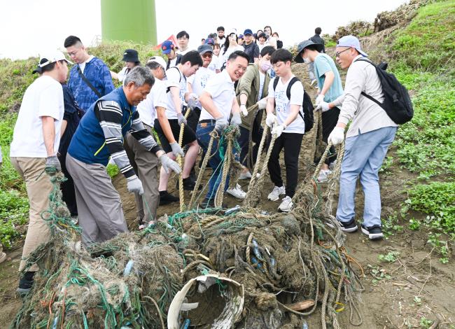市府偕企業共同減少海岸線垃圾