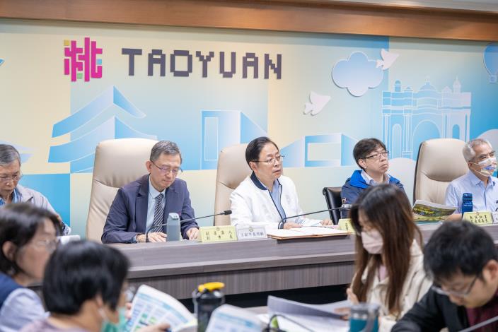 張市長聽取專案報告內容