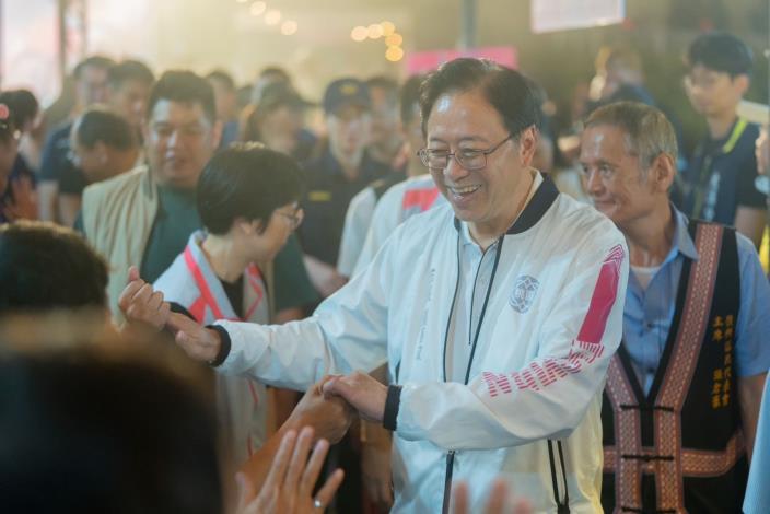 張市長與民眾互動